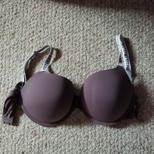 Victoria secret bra!